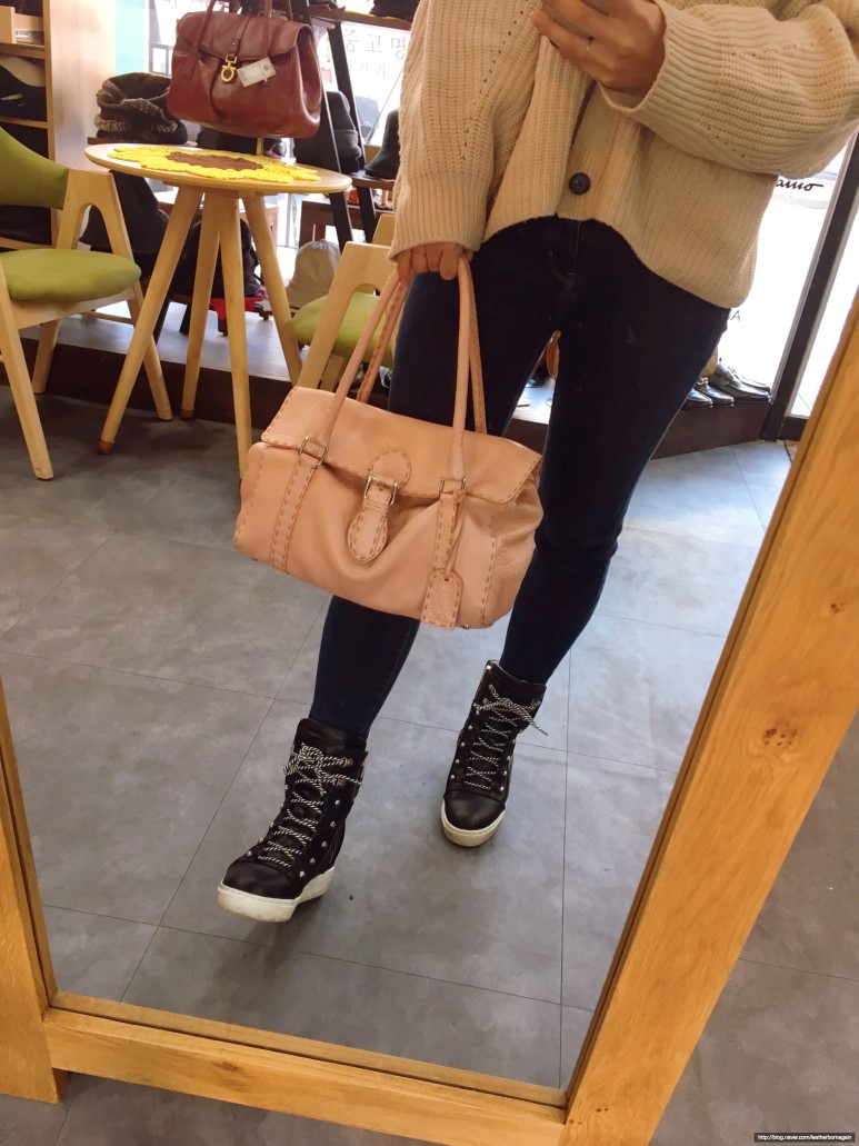 펜디 FENDI 연분홍색 토트백 숄더백