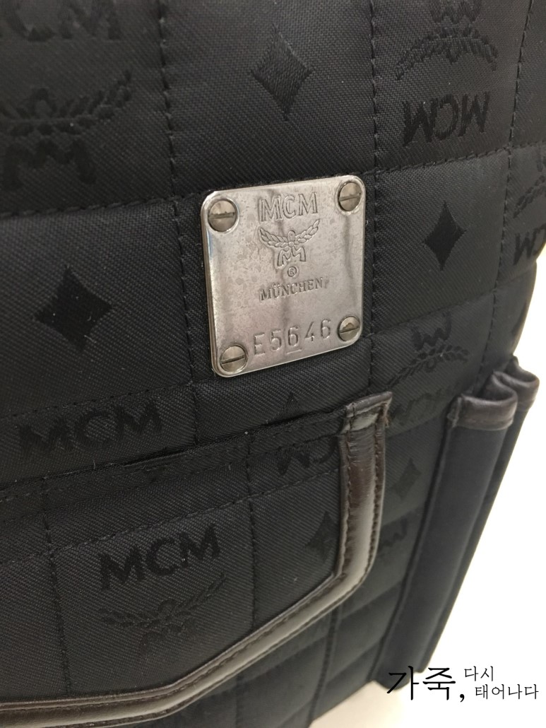 MCM 엠씨엠 남성용 크로스백 메신져백 남자크로스백