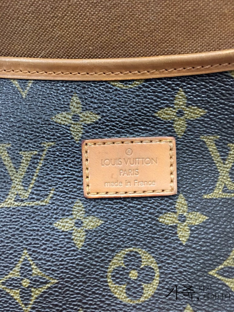 루이비통 소뮤르 35 쌍둥이백 크로스백 Louis Vuitton