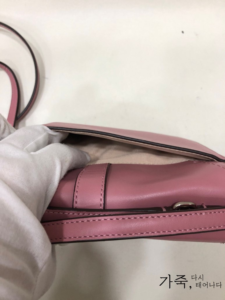 Coach 코치 분홍 크로스백